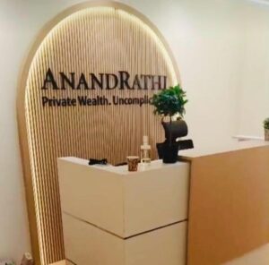 Corporate Office Fitout — Business Bay, Dubai | Turnkey delivery: workstations, reception counter, feature wall & ceiling